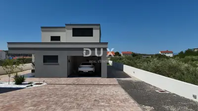 Rab, Banjol, kuća, 270 m², bazen, garaža - 7