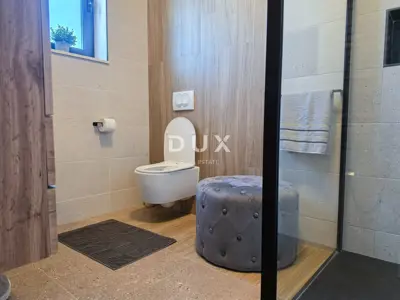 Rab, Banjol, kuća, 270 m², bazen, garaža - 17