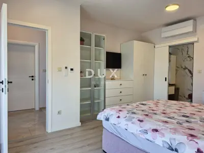 Rab, Banjol, kuća, 270 m², bazen, garaža - 16