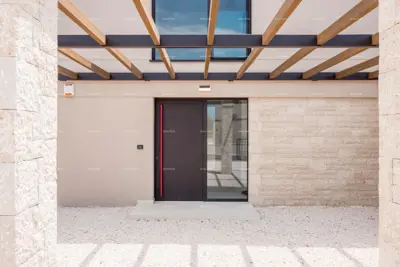 Kuća 351 m², Labinci kod Poreča, bazen i velika okućnica - 15