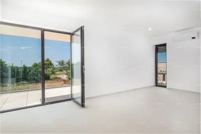 Kuća 351 m², Labinci kod Poreča, bazen i velika okućnica - 16