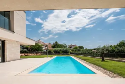 Kuća 351 m², Labinci kod Poreča, bazen i velika okućnica - 4