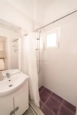 Kuća s 8 apartmana, Gajac, blizu plaže Zrće - 11
