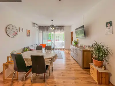 Apartment 90 m², Novigrad surroundings - duplex, 2 balconies