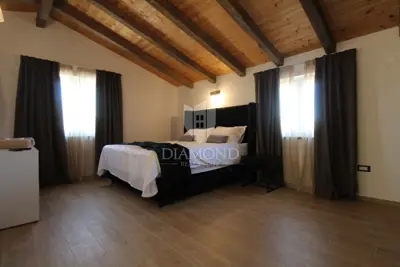 House 140 m², Cerovlje - pool and large yard - 16