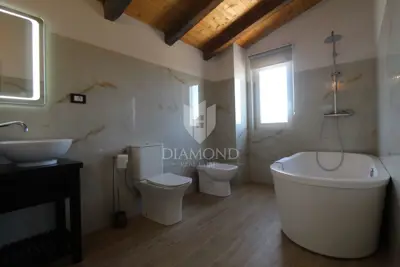House 140 m², Cerovlje - pool and large yard - 18