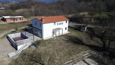Haus zum Kauf in Cerovlje, 140 m²