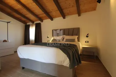 House 140 m², Cerovlje - pool and large yard - 10