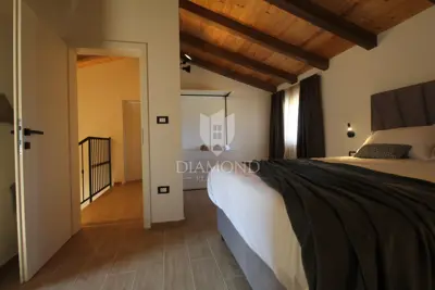 House 140 m², Cerovlje - pool and large yard - 11