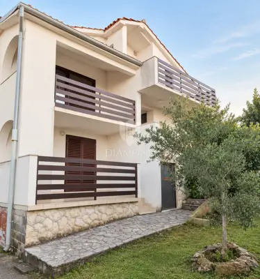 Kuća 197 m², Njivice na Krku - blizu mora i plaža - 2