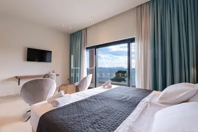 Villa 800 m², Milna auf Brač - erste Reihe zum Meer - 16