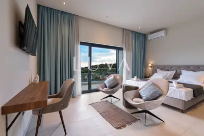 Villa 800 m², Milna auf Brač - erste Reihe zum Meer - 17