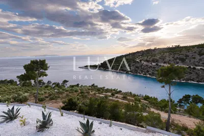 Villa 800 m², Milna auf Brač - erste Reihe zum Meer - 13