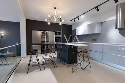 Villa 800 m², Milna auf Brač - erste Reihe zum Meer - 19