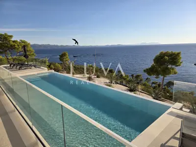 Villa 800 m², Milna auf Brač - erste Reihe zum Meer - 3