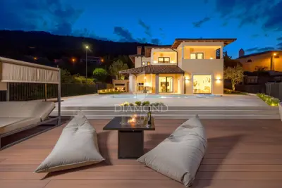 MOŠĆENIČKA DRAGA, WUNDERSCHÖNE VILLA 500 m VOM MEER