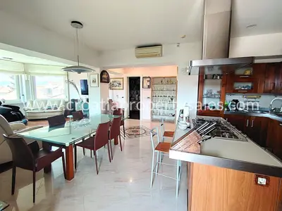 Wohnung 127 m², Split Zentrum, Garage und offener Ausblick - 2