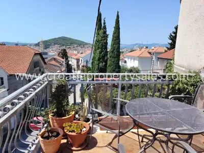 Wohnung 127 m², Split Zentrum, Garage und offener Ausblick