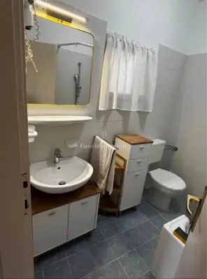 Stan 69,7 m², Pobri - 2 spavaće sobe, balkon - 7