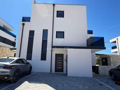 Penthouse 87 m², Mandre - sea view and two terraces - 2