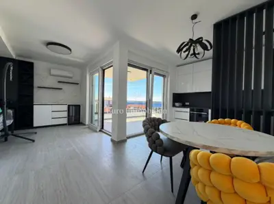 Penthouse 87 m², Mandre - sea view and two terraces - 6