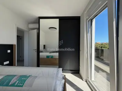 Penthouse 87 m², Mandre - sea view and two terraces - 18