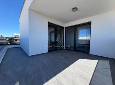 Penthouse 87 m², Mandre - sea view and two terraces - 3