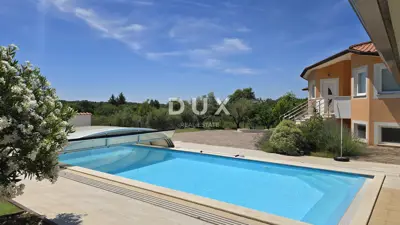 House for sale in Umag, 355 m² - 11