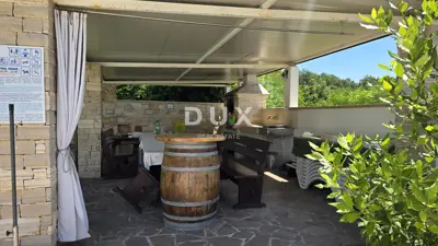 House for sale in Umag, 355 m² - 17