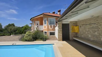 House for sale in Umag, 355 m² - 10