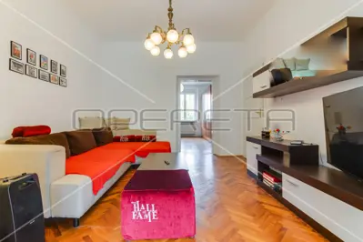 House 375 m², Medveščak, near the center and greenery