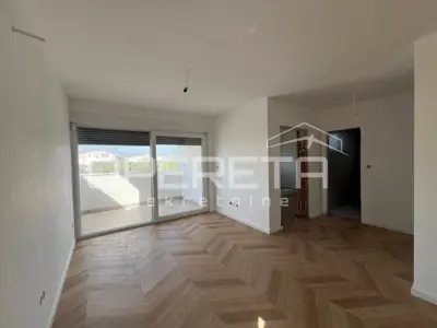 Wohnung 115 m², Mandre - neu erbaut, 300 m vom Meer