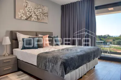 Villa 250 m², Poreč - near the beach and the historic center - 11