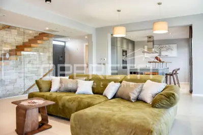 Villa 250 m², Poreč - near the beach and the historic center - 2
