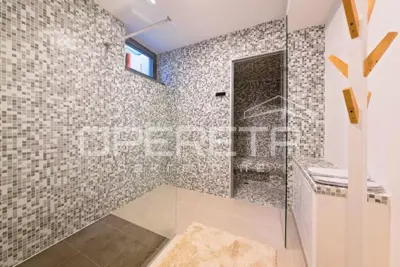 Villa 250 m², Poreč - near the beach and the historic center - 15
