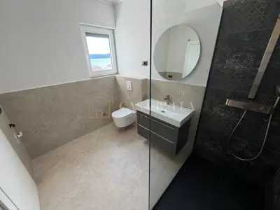 Novi Vinodolski – Novogradnja, 3S+DB s predivnim pogledom na more! - 13
