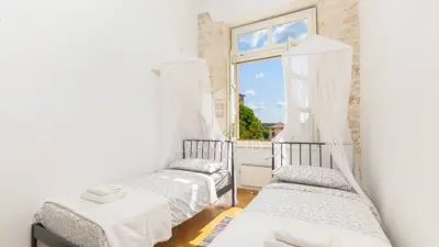 Apartment 88 m², Svetvinčenat - view of the square and castle - 19