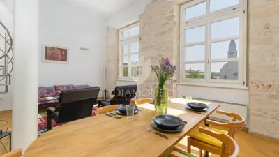Apartment 88 m², Svetvinčenat - view of the square and castle - 4