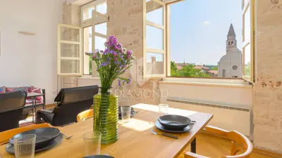 Apartment 88 m², Svetvinčenat - view of the square and castle - 5