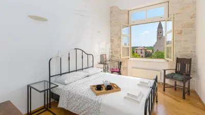 Apartment 88 m², Svetvinčenat - view of the square and castle - 14