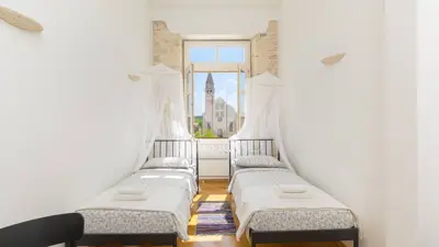 Apartment 88 m², Svetvinčenat - view of the square and castle - 17