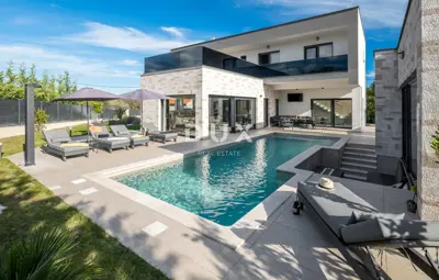 House 190 m², Labin - pool and wellness - 2
