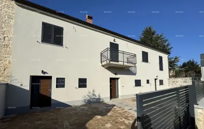 House 170 m², Funtana - renovated semi-detached house