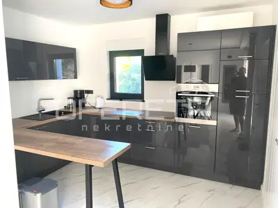 Stan 75 m², Srima, 50 m od plaže i terasa 20 m² - 3