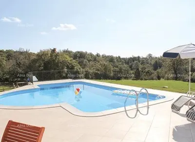 Kuća 400 m², Žminj, šumsko okruženje i privatnost - 15