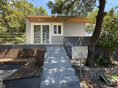 Dramalj - samostojeća kuća (2S+DB) s okućnicom - 2
