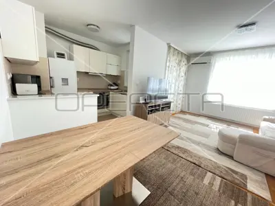 Wohnung zur Miete in Trešnjevka, 89 m² - 2