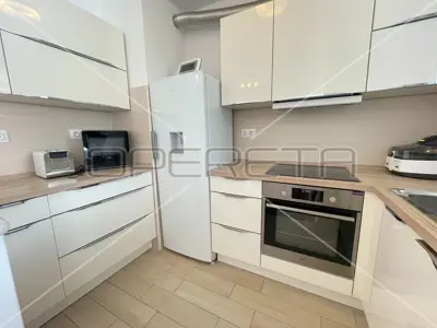 Wohnung zur Miete in Trešnjevka, 89 m² - 3