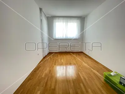 Wohnung zur Miete in Trešnjevka, 89 m² - 19