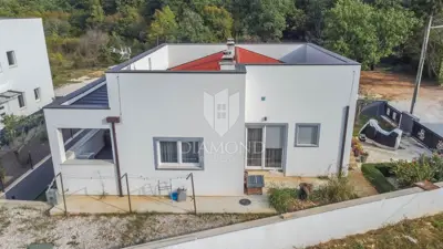 House 220 m², Vodnjan - modernly decorated and furnished - 18